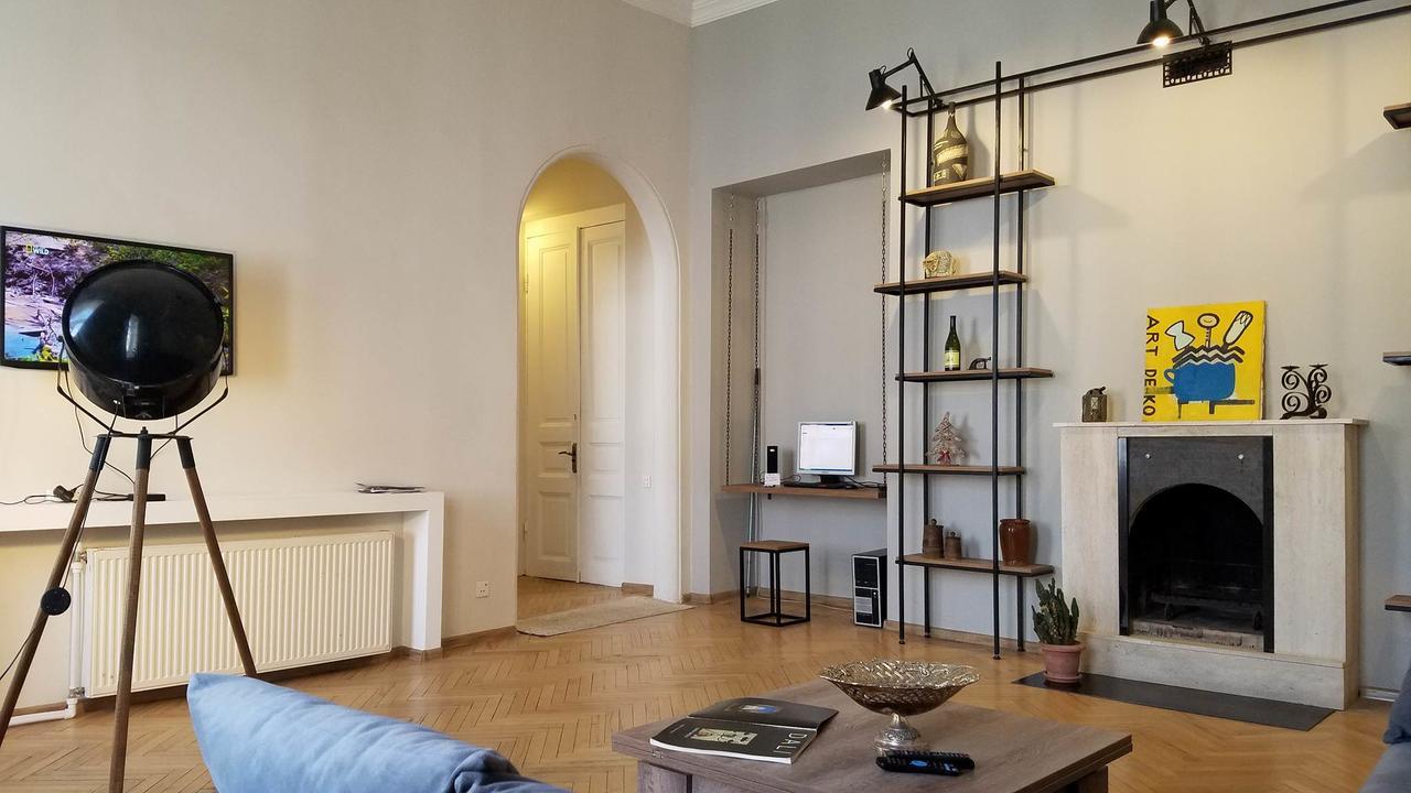 Art House Lägenhet Tbilisi Exteriör bild